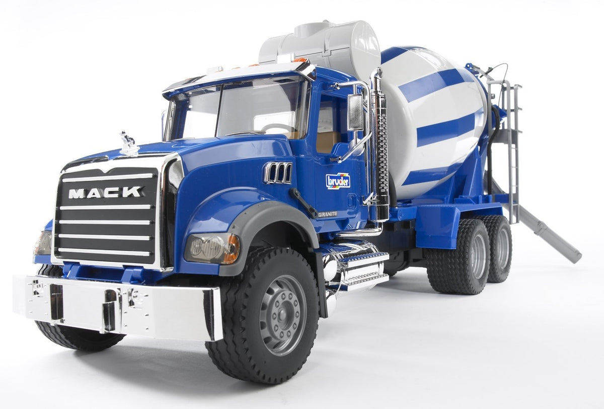 JUGUETE BRUDER A ESCALA 1:16 CAMION CEMENTERO MACK