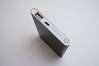 Power Bank Cat® 3000 mAh Compacto USB ELEC-32