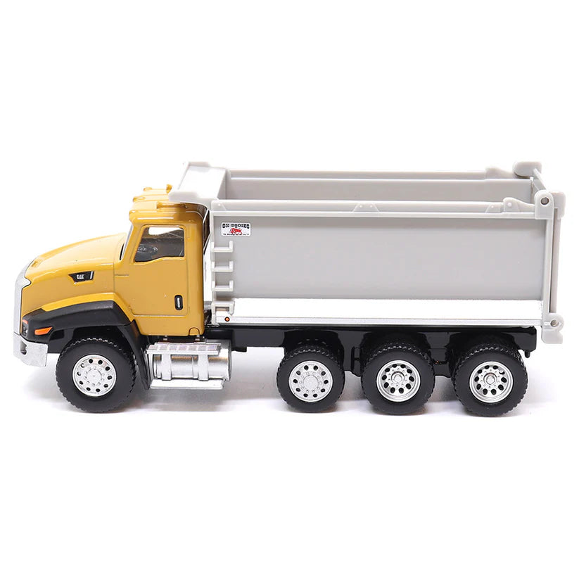 Volquete Caterpillar CT660 Diecast Masters Escala 1:64 | Modelo 84643CS